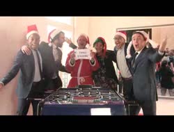 Toujours amusant de regarder la traditionnelle vidéo de Noël de la Financière de l'Echiquier...