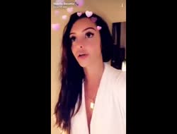 Les "conseils" de Nabilla sur le Bitcoin...