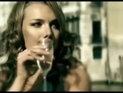 Une vidéo pour les  professionnels pas encore en vacances ...What else ? :-) 