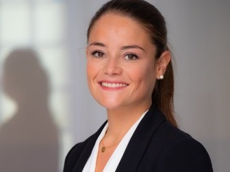 🏋️‍♂️ Comment ce fonds s’y prend pour obtenir un rendement annualisé presque deux fois plus élevé que son indice de référence ?