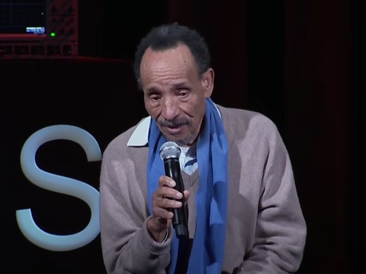 👥 Une vue différente…